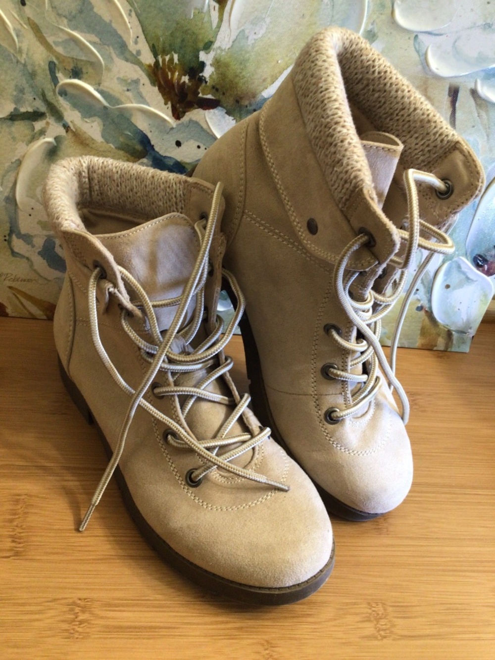 St. John's Bay Women's Yumma Boots Beige Shoes Size 6